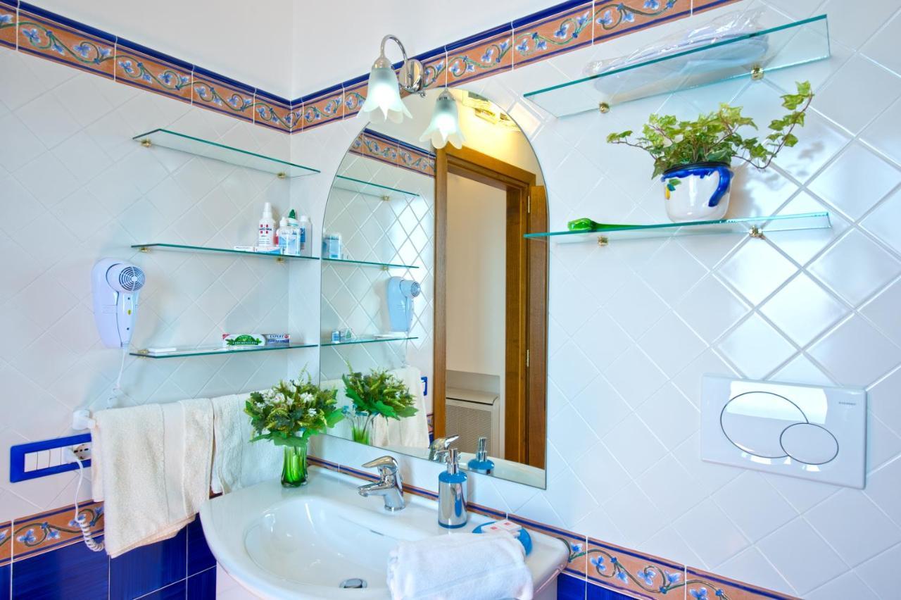 Villa Rosinella Amalfi Exteriör bild